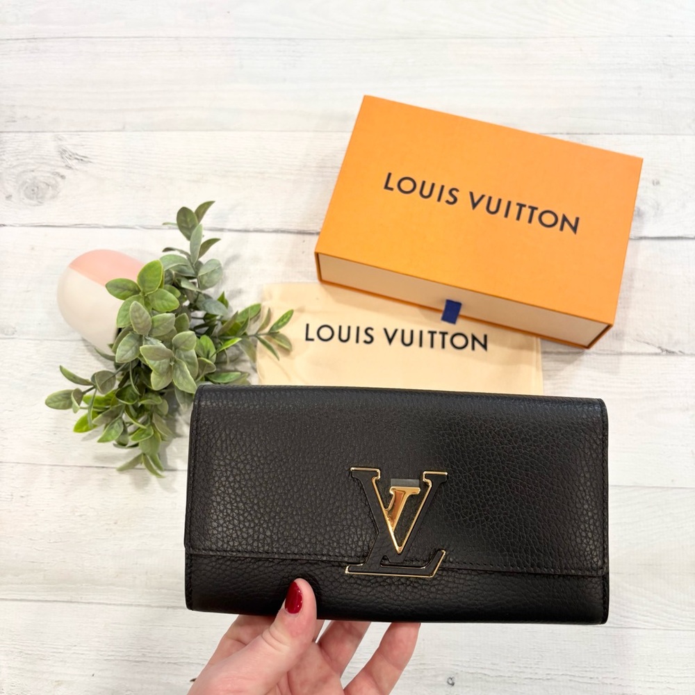Louis Vuitton Capucine Long Taurillon Wallet in Noir
